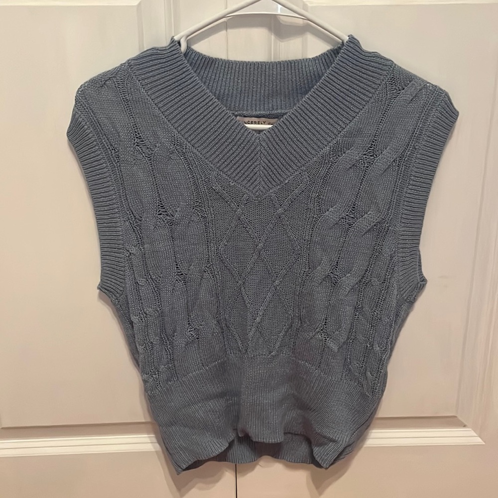 Sweater vest